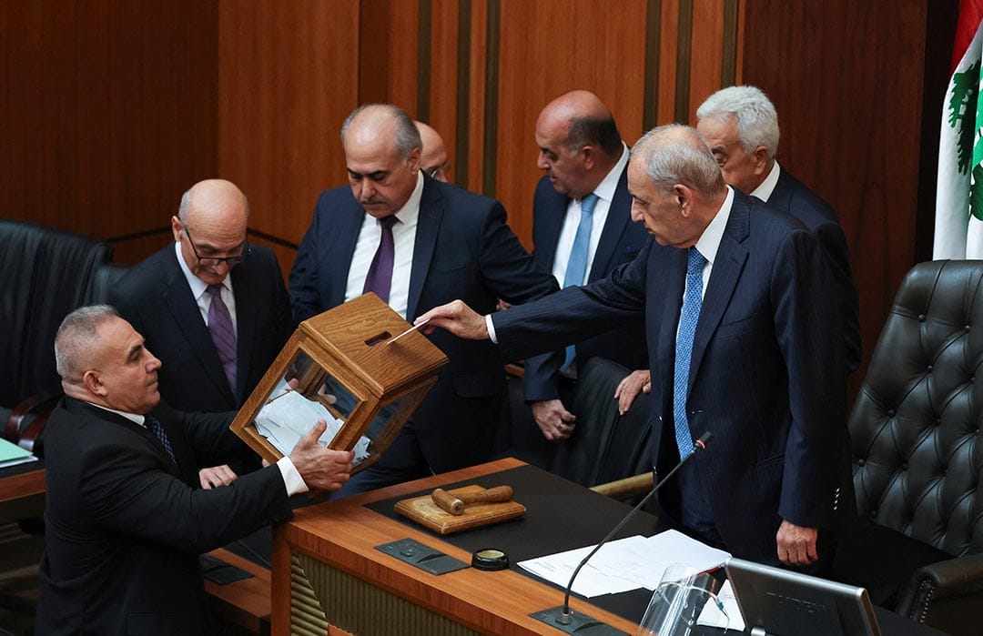 Lebanese Parliament Speaker Nabih Berri casts his vote during the first session to elect a new president at the parliament building in Beirut, Lebanon September 29, 2022. REUTERS/Mohamed Azakir