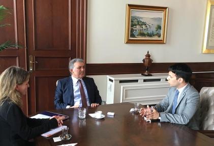 Crisis Group Analysts, Nigar Göksel and Ali Vaez meet with former Turkish President Abdullah Gül, May 2016. CRISIS GROUP  